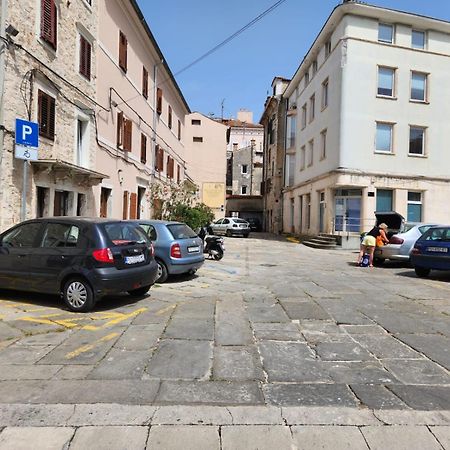 Ferienwohnung Vecchio Mercato Pula Apartman Exterior foto