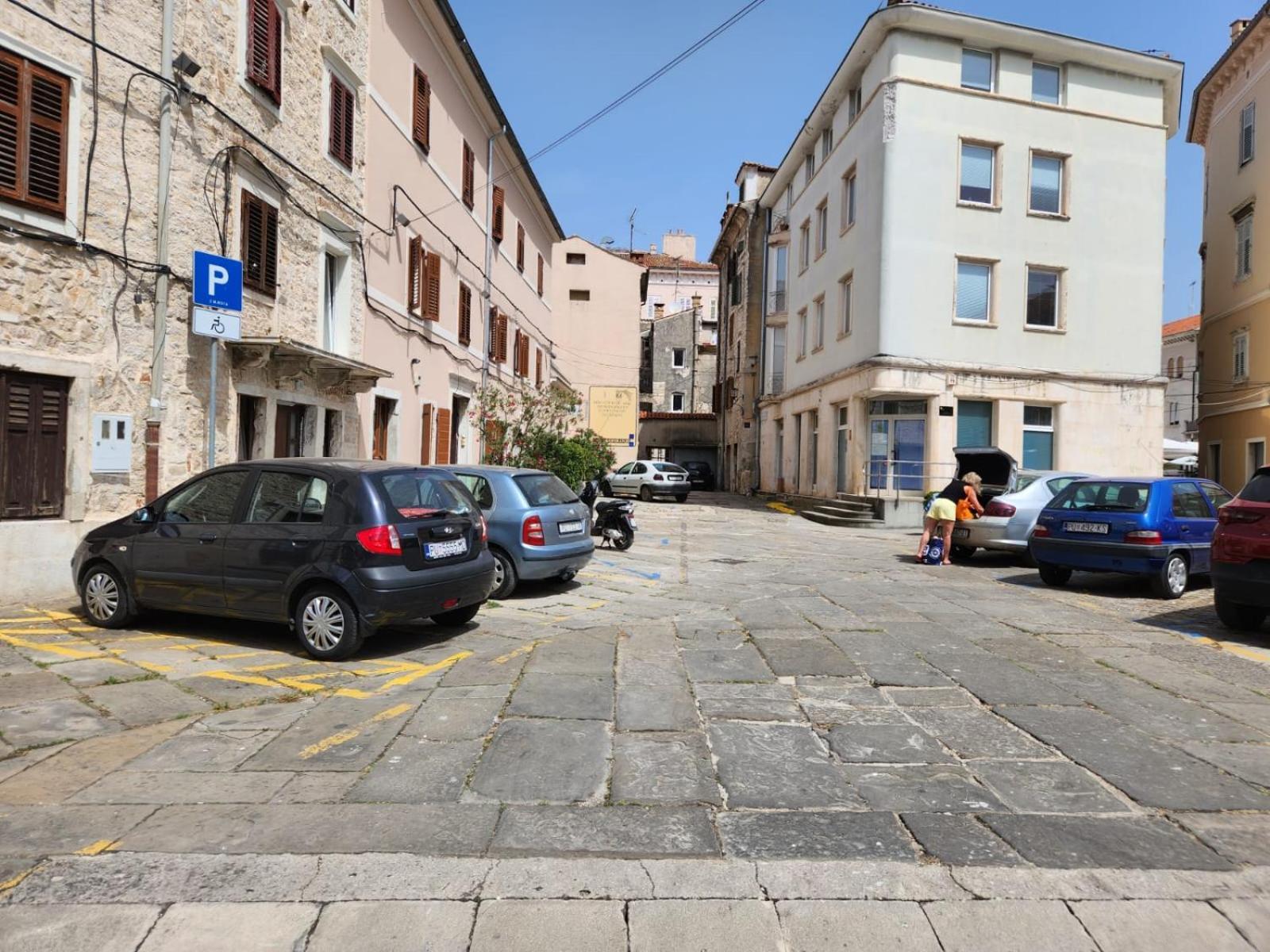 Ferienwohnung Vecchio Mercato Pula Apartman Exterior foto